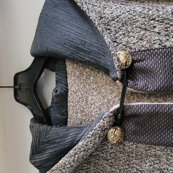 hooded cape... Halloween! - Picture 5 of 8